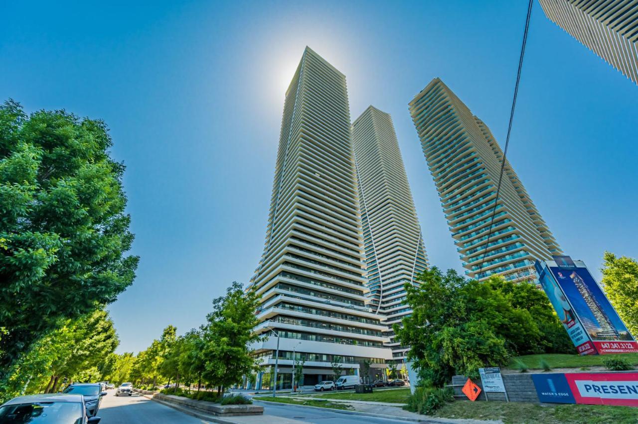 Condo In Parklawn & Lake Shore With Free Parking Close To Airport Торонто Екстериор снимка
