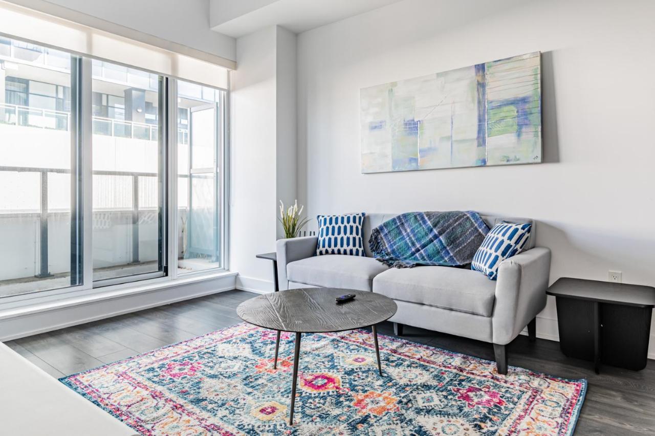 Condo In Parklawn & Lake Shore With Free Parking Close To Airport Торонто Екстериор снимка