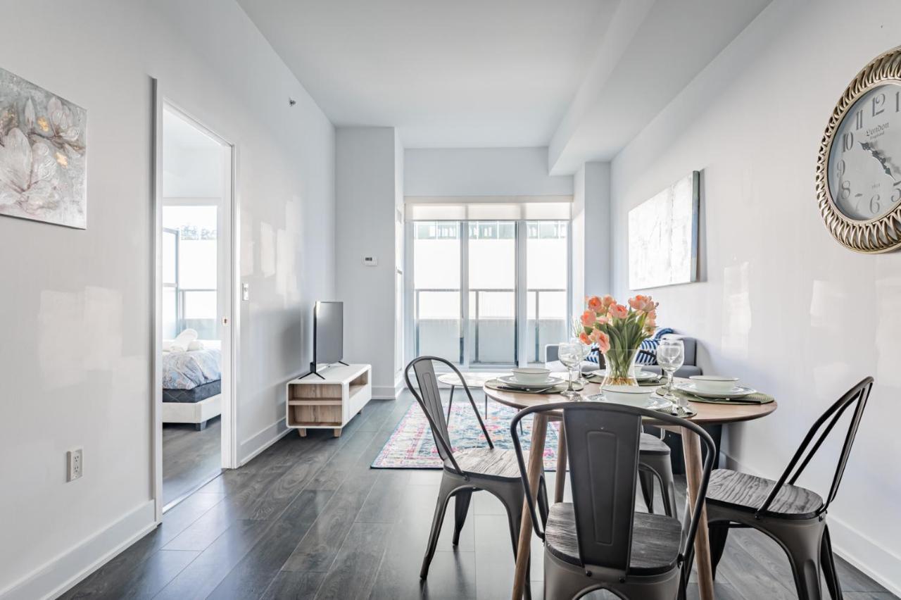 Condo In Parklawn & Lake Shore With Free Parking Close To Airport Торонто Екстериор снимка