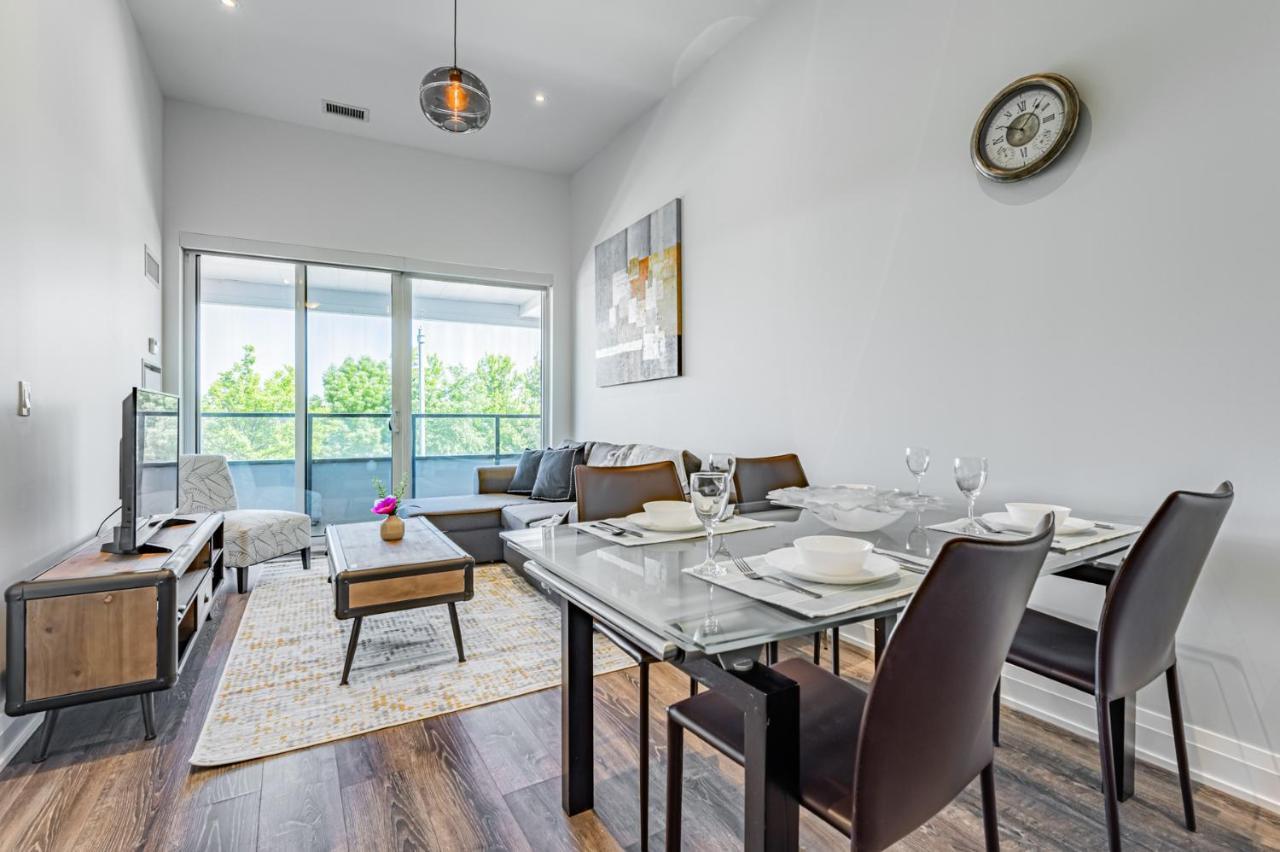 Condo In Parklawn & Lake Shore With Free Parking Close To Airport Торонто Екстериор снимка