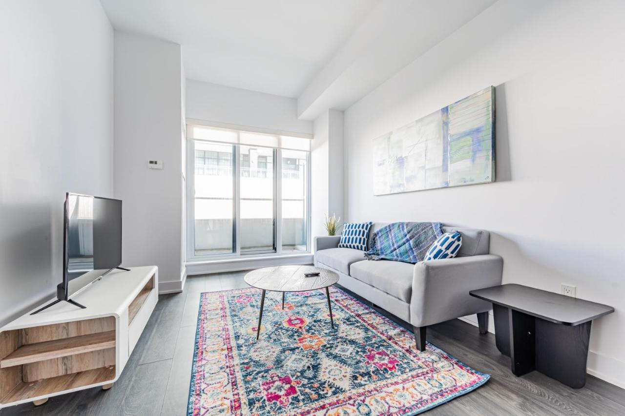 Condo In Parklawn & Lake Shore With Free Parking Close To Airport Торонто Екстериор снимка