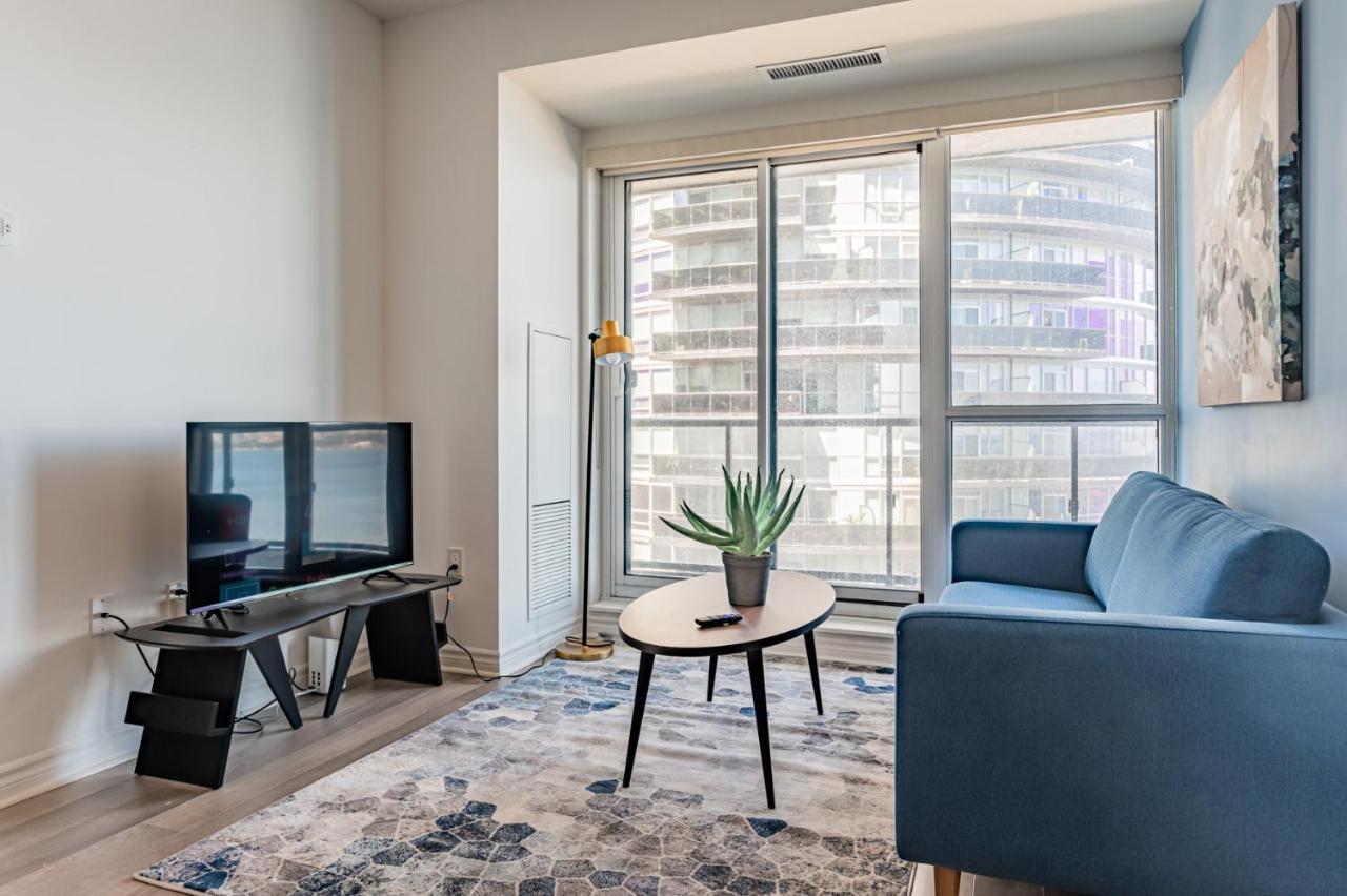 Condo In Parklawn & Lake Shore With Free Parking Close To Airport Торонто Екстериор снимка