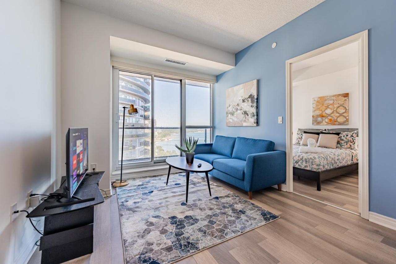 Condo In Parklawn & Lake Shore With Free Parking Close To Airport Торонто Екстериор снимка