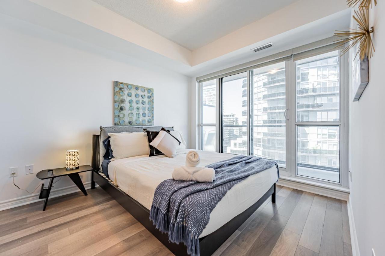 Condo In Parklawn & Lake Shore With Free Parking Close To Airport Торонто Екстериор снимка