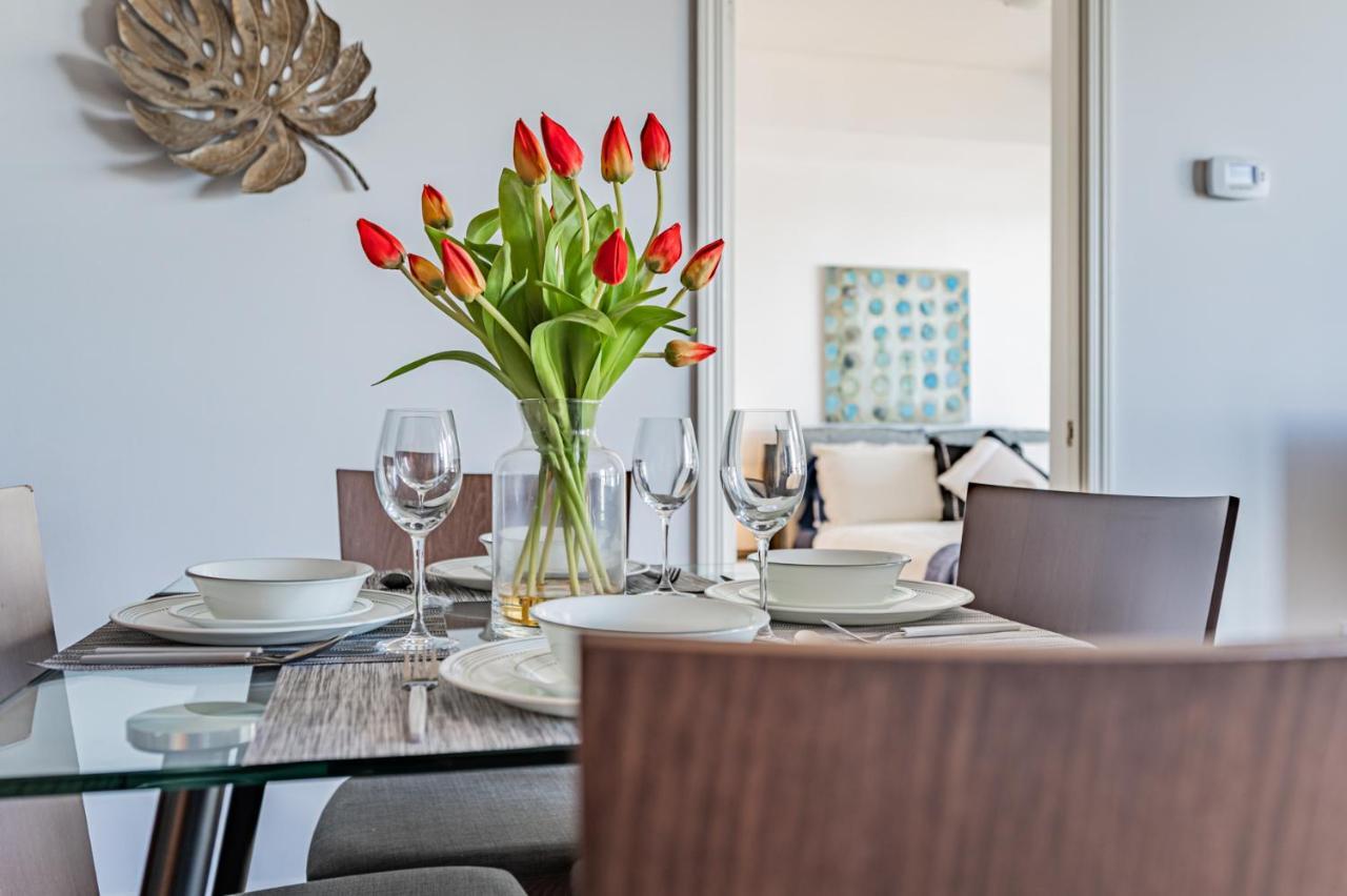 Condo In Parklawn & Lake Shore With Free Parking Close To Airport Торонто Екстериор снимка