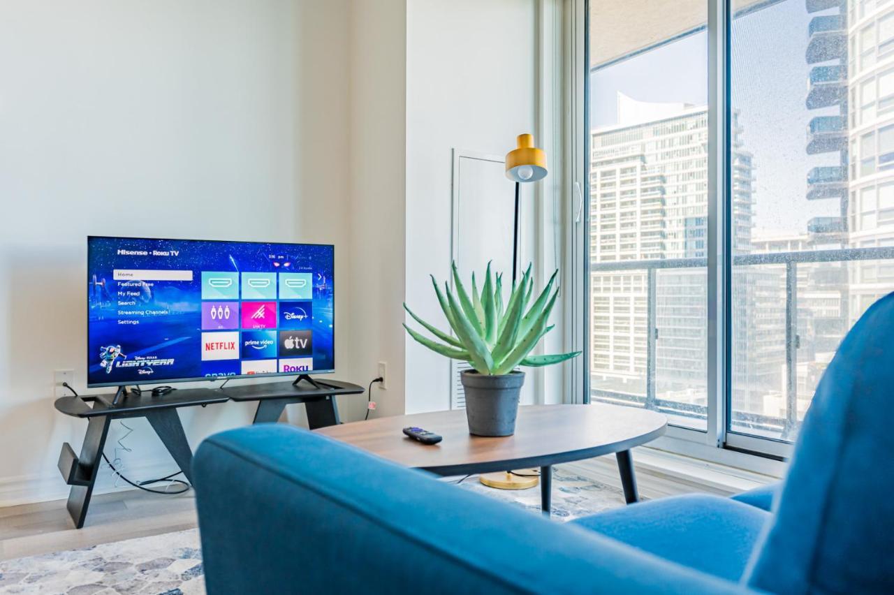 Condo In Parklawn & Lake Shore With Free Parking Close To Airport Торонто Екстериор снимка